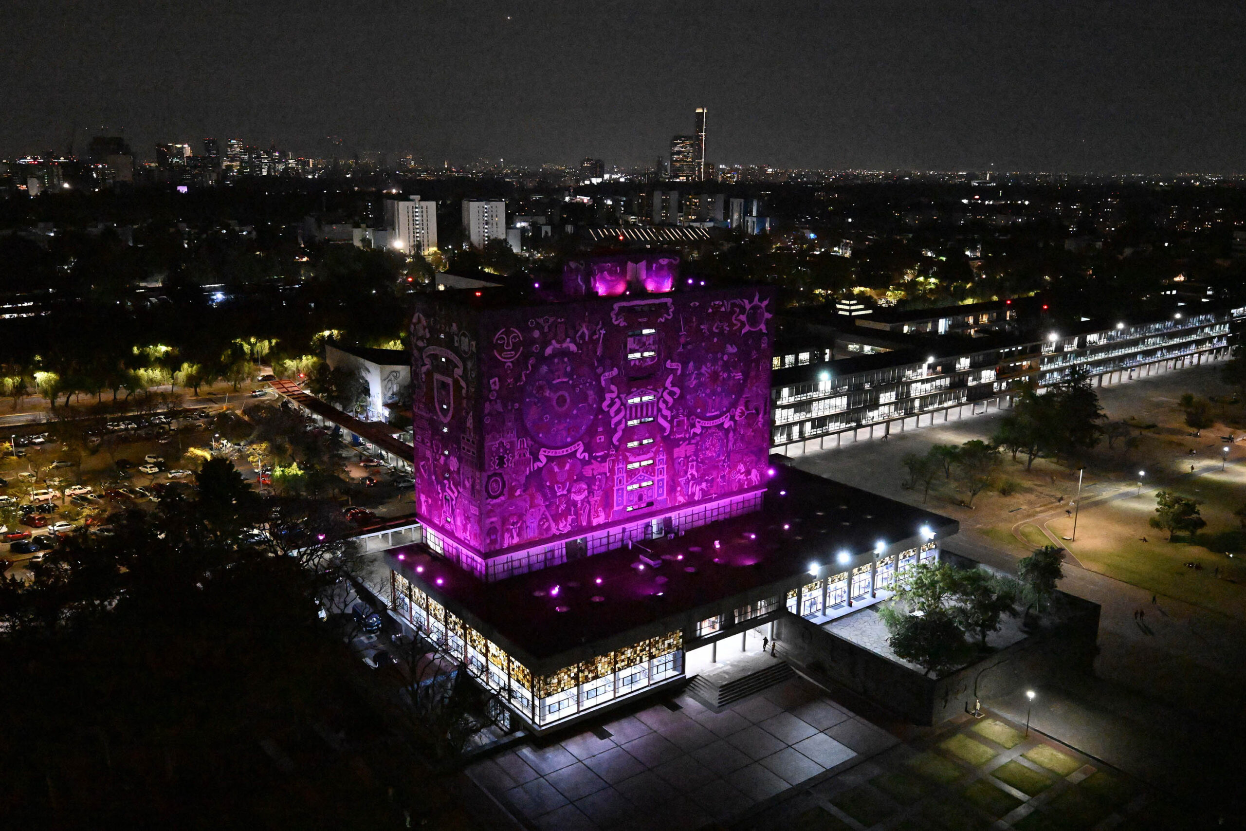 Mujeres al centro: La UNAM conmemora el 8M con más de 400 actividades