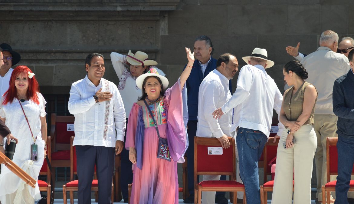 Clara Brugada respalda a Claudia Sheinbaum en un Zócalo repleto de esperanza y soberanía