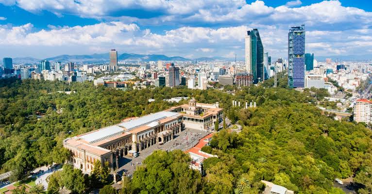 Entre ahuehuetes, leyendas y monumentos: vive “La Ruta del Chapulín” en CDMX