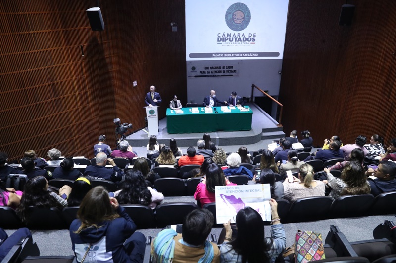 Víctimas primero: diputado del PAN exige salud digna y humana