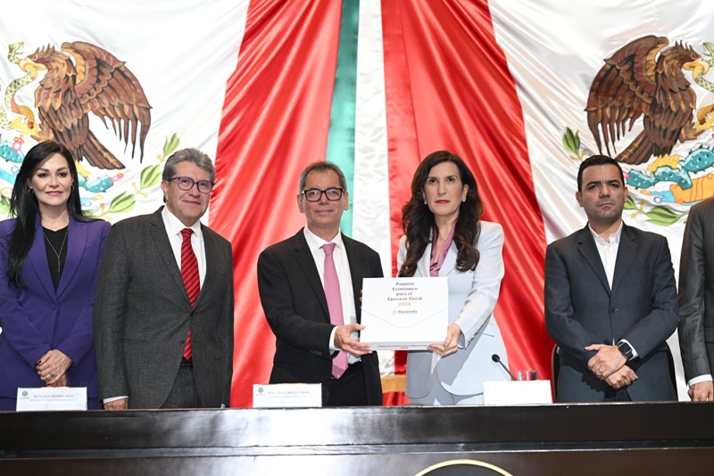 SHCP entrega a Diputados el Paquete Económico 2026