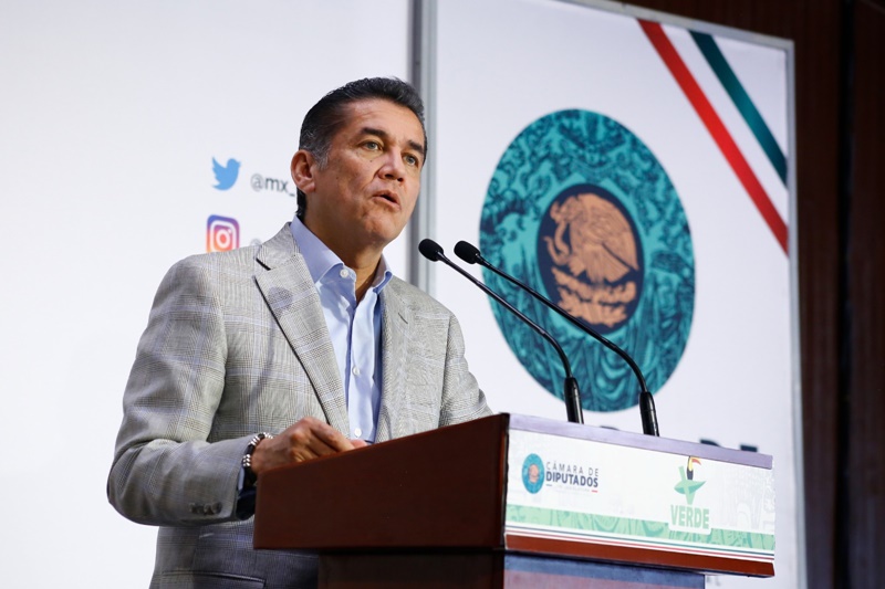 PVEM quiere que bebidas electrolíticas paguen impuestos