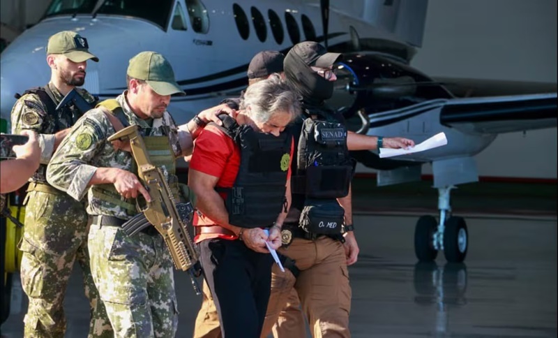 Hernán Bermúdez Requena llega a México tras ser expulsado de Paraguay