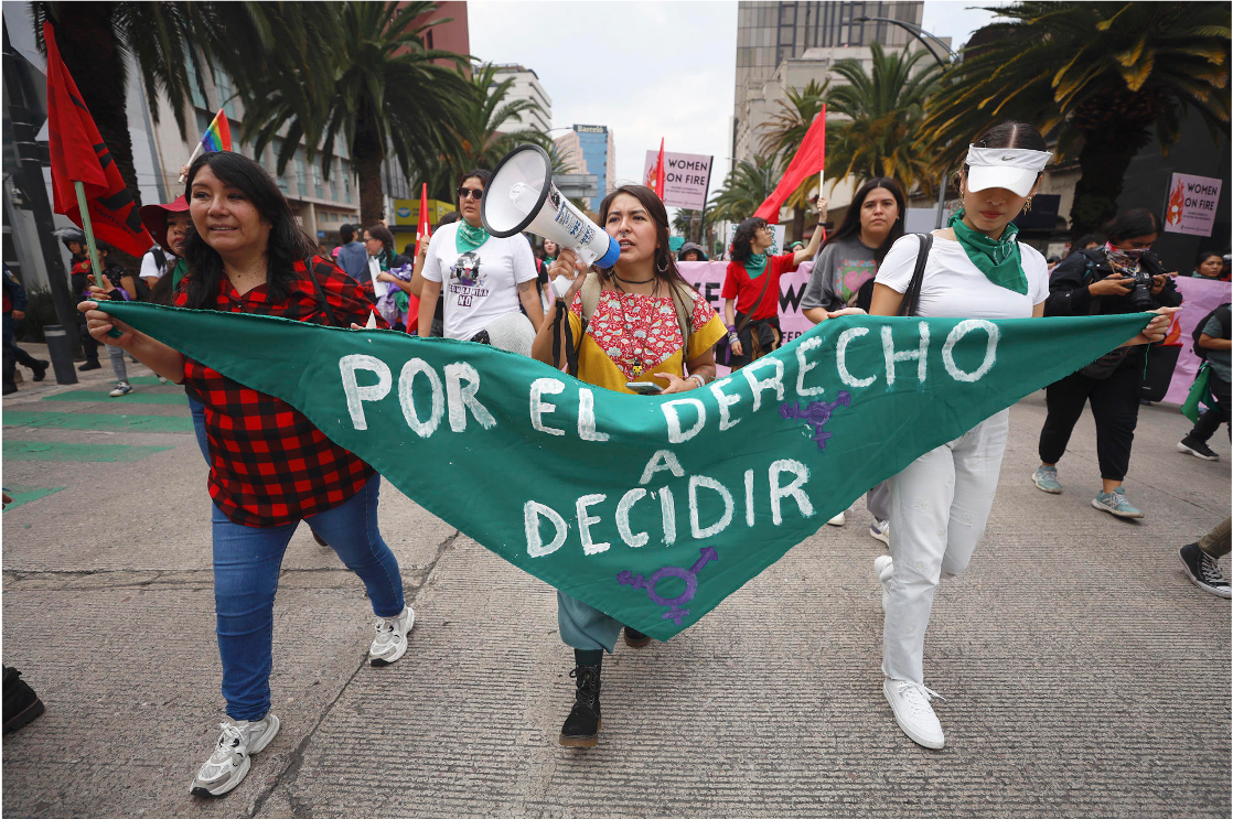 Marcha feminista en CDMX por el derecho al aborto seguro en todo México
