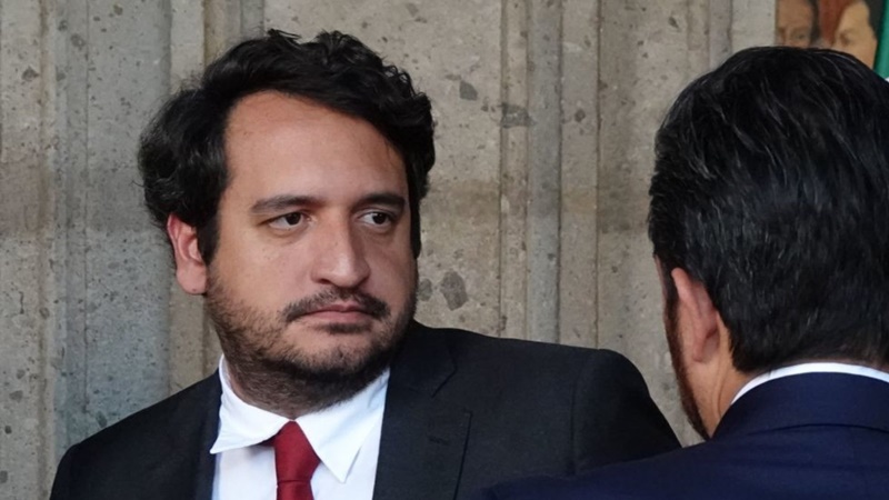 Sheinbaum califica como “pura politiquería” denuncia contra López Beltrán