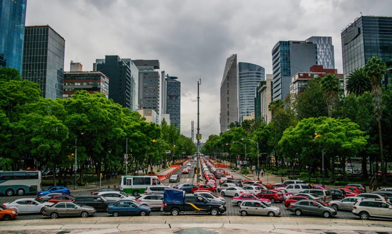 Viernes caótico en CDMX: marchas, rodadas y eventos masivos complican la movilidad