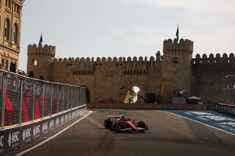 Hamilton y Ferrari dominan los entrenamientos libres del GP de Azerbaiyán
