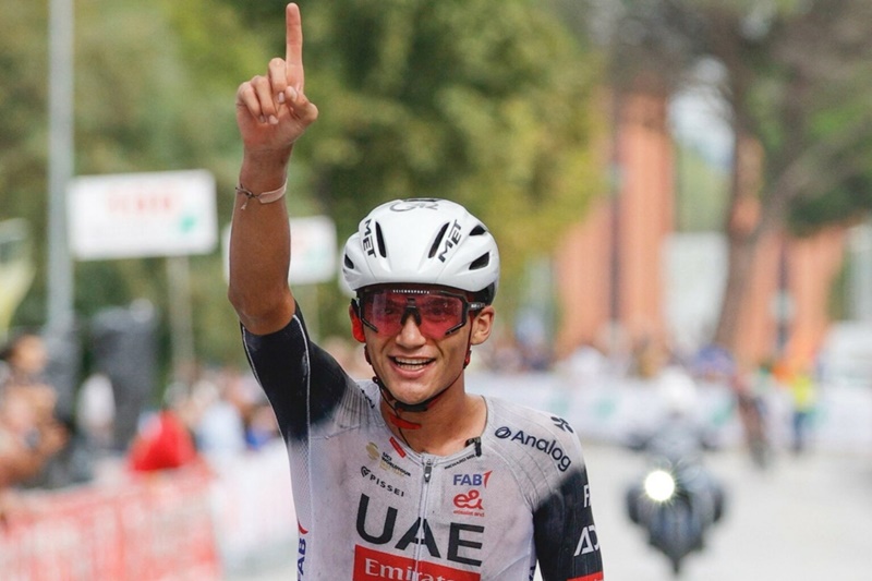 Isaac del Toro conquista el Giro della Toscana y brilla en Italia