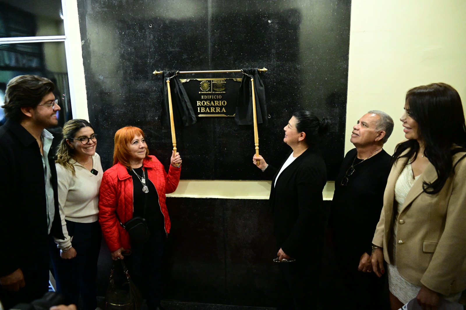 Reconocimiento histórico: el legado de Ibarra y Castellanos brilla en los edificios del Congreso