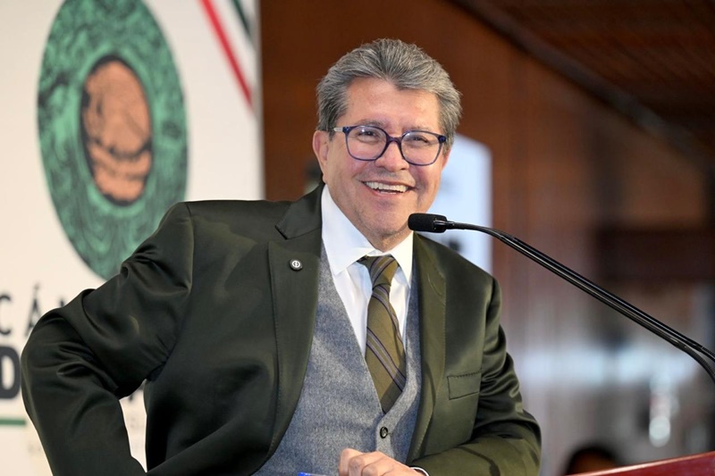 Monreal respalda quitar fuero a legisladores y celebra primer año de Sheinbaum