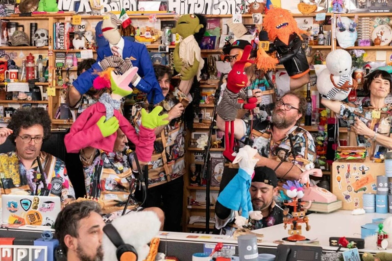 31 Minutos hace historia en Tiny Desk: la primera banda de títeres en NPR