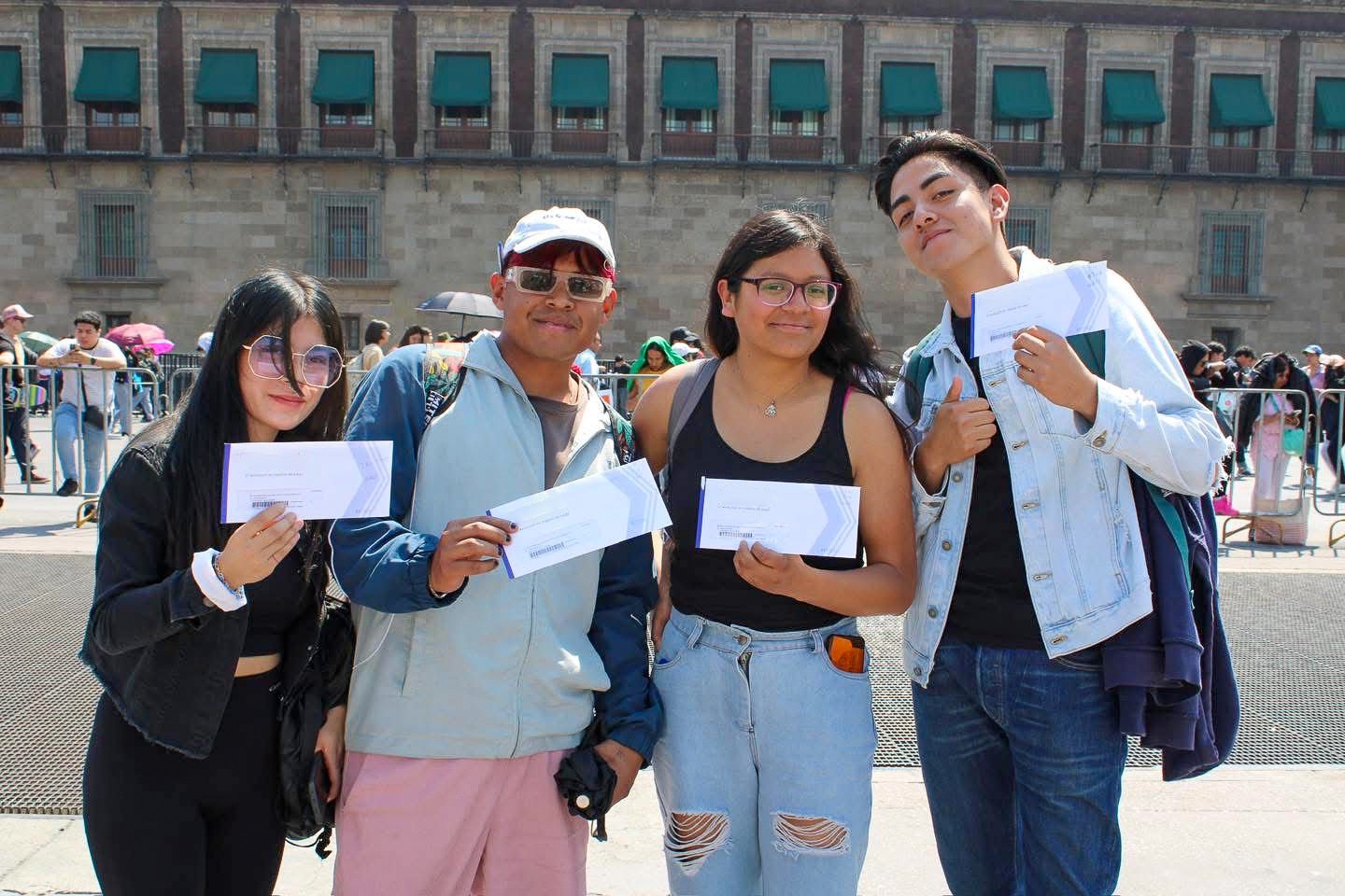 CDMX lanza beca para universitarios con apoyo económico para transporte y más