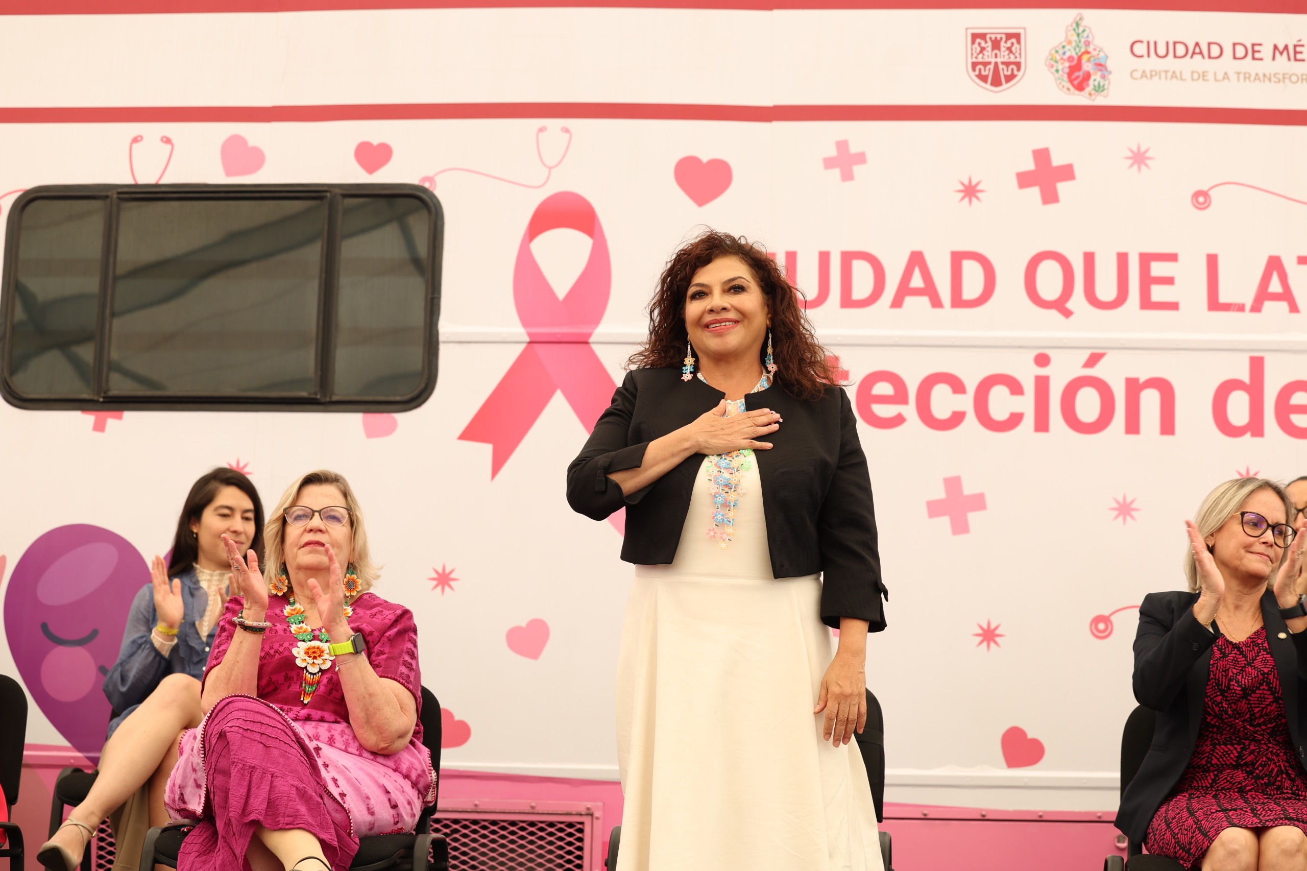 “Tómatelo a Pecho”: la gran campaña de salud con la que CDMX busca prevenir el cáncer de mama