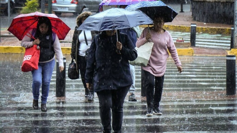 Cielo nublado y lluvias puntuales: prepara tu paraguas para hoy en la capital