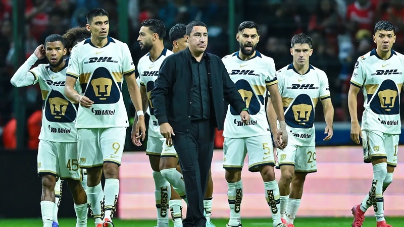 Pumas respalda a Efraín Juárez pese a derrotas y apunta a Chivas