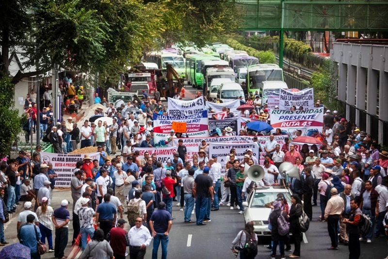 Tráfico y Marchas en CDMX: Jornada Compleja este Martes
