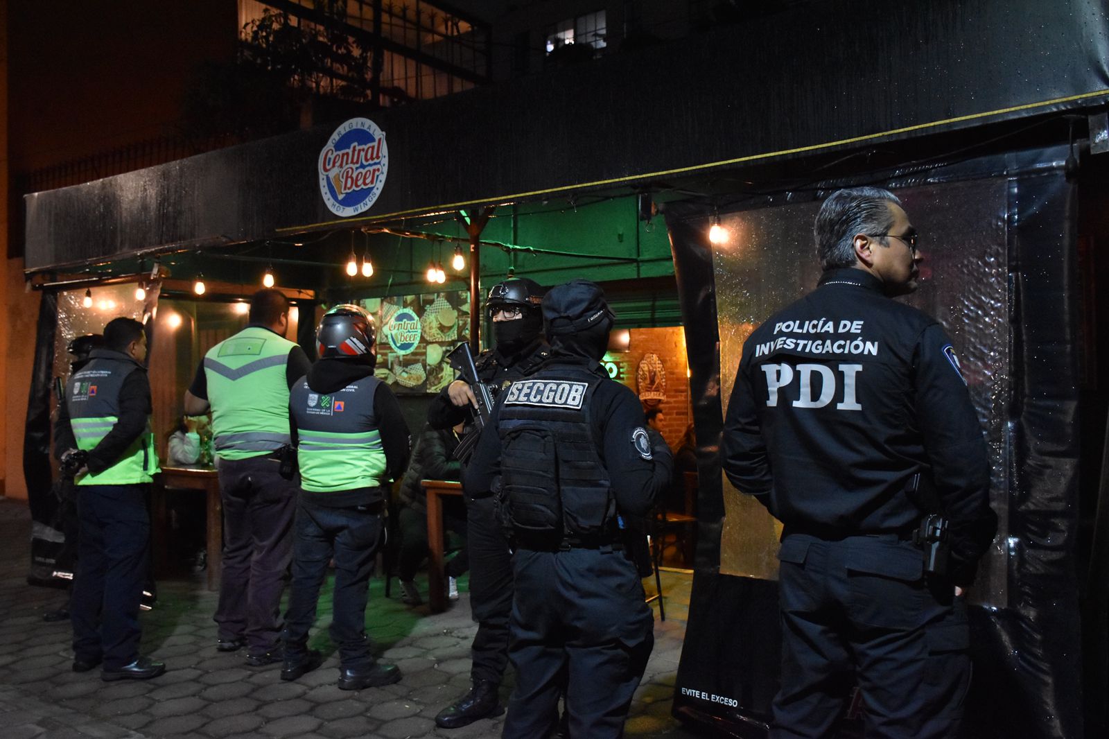 Gobierno capitalino realiza operativos nocturnos con saldo blanco y cumplimiento de normas