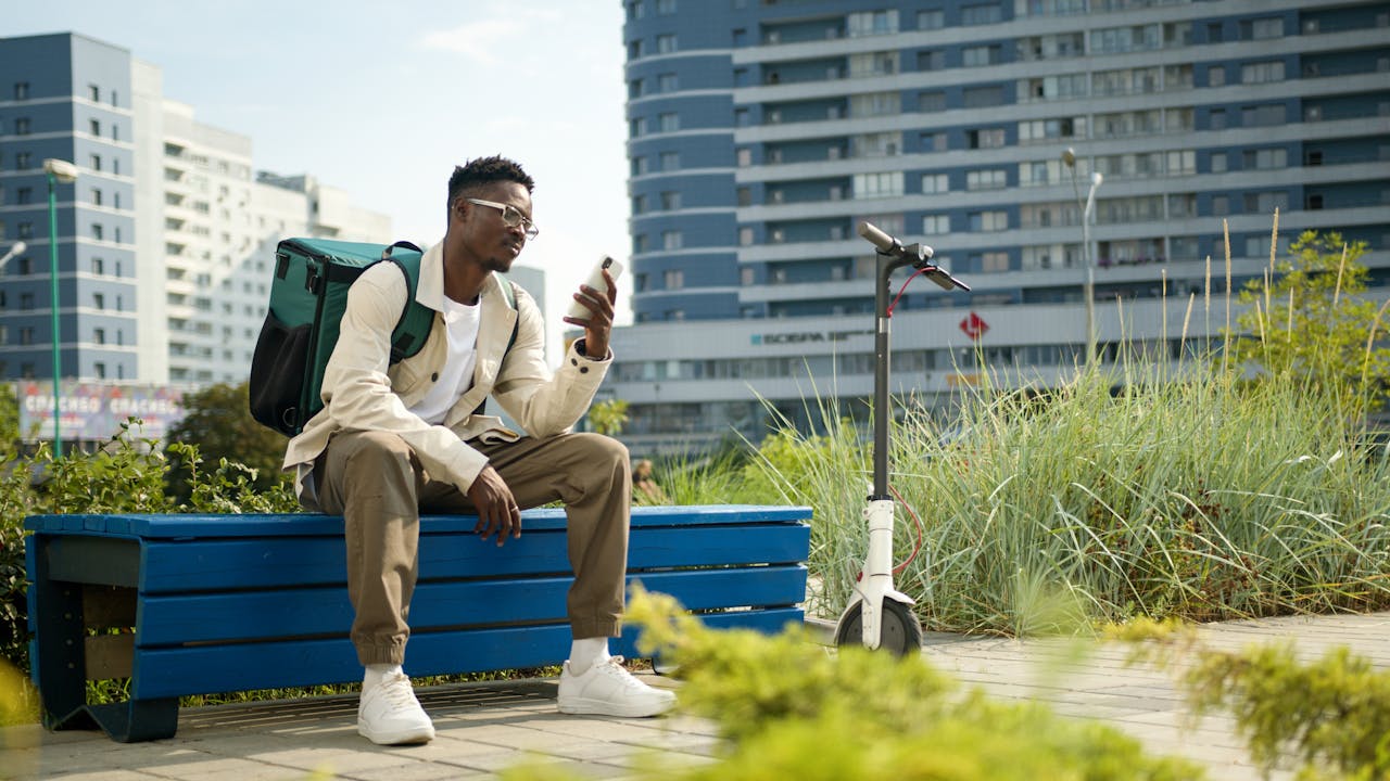 Airbnb, pero para coches eléctricos: así nacen las plataformas para alquilar tu Tesla o tu scooter cuando no los usas