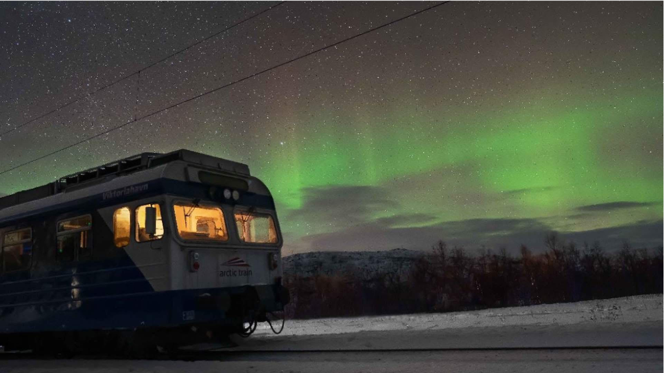 Así es el tren panorámico que promete las mejores vistas de auroras boreales en el mundo