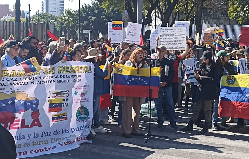 Protestan en CDMX contra intervención de Estados Unidos en Venezuela