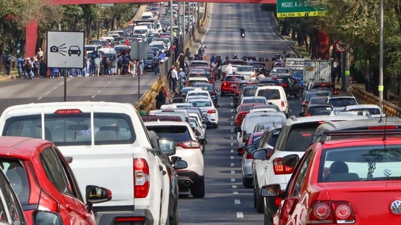 Caos vial y marchas colapsan la movilidad este día en la CDMX