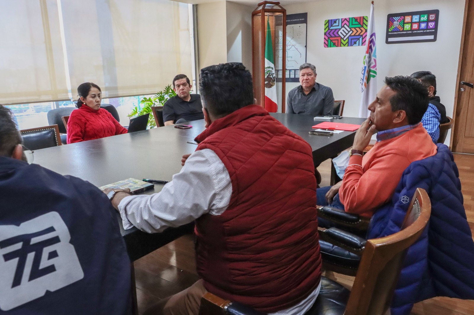 Bajo presión sindical, SEMOVI cede y acuerda aumento salarial a tranviarios