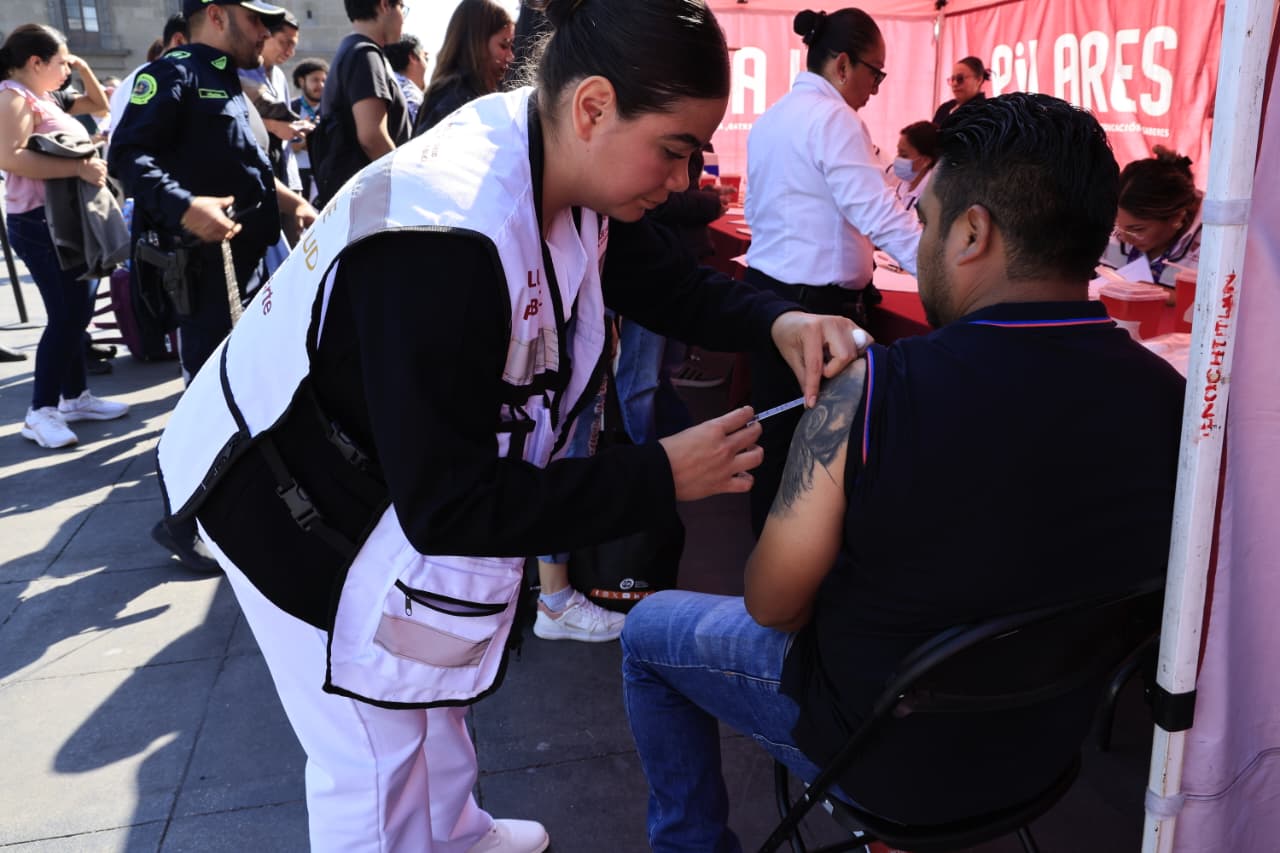 CDMX amplía horarios y módulos de vacunación frente a brote de sarampión