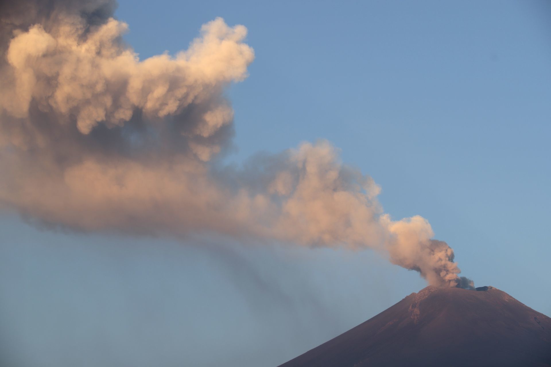 Volcán Popocatépetl genera advertencia para ocho alcaldías capitalinas