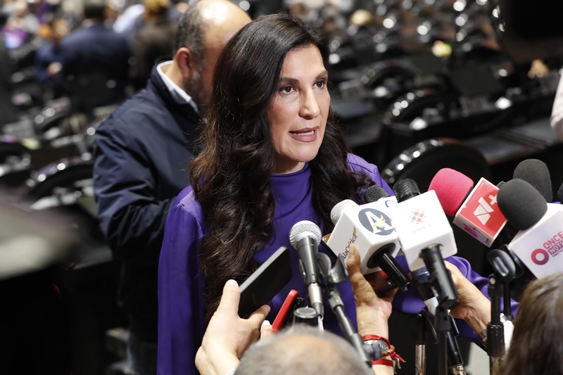 Kenia López Rabadán promete debate abierto sobre reforma electoral