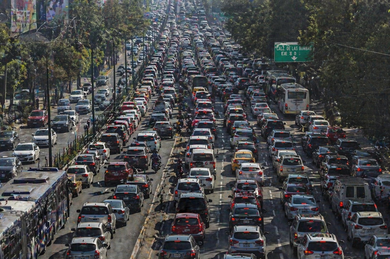 Movilidad CDMX: Colapso en 6 líneas de Metro y saturación vial sur-oriente