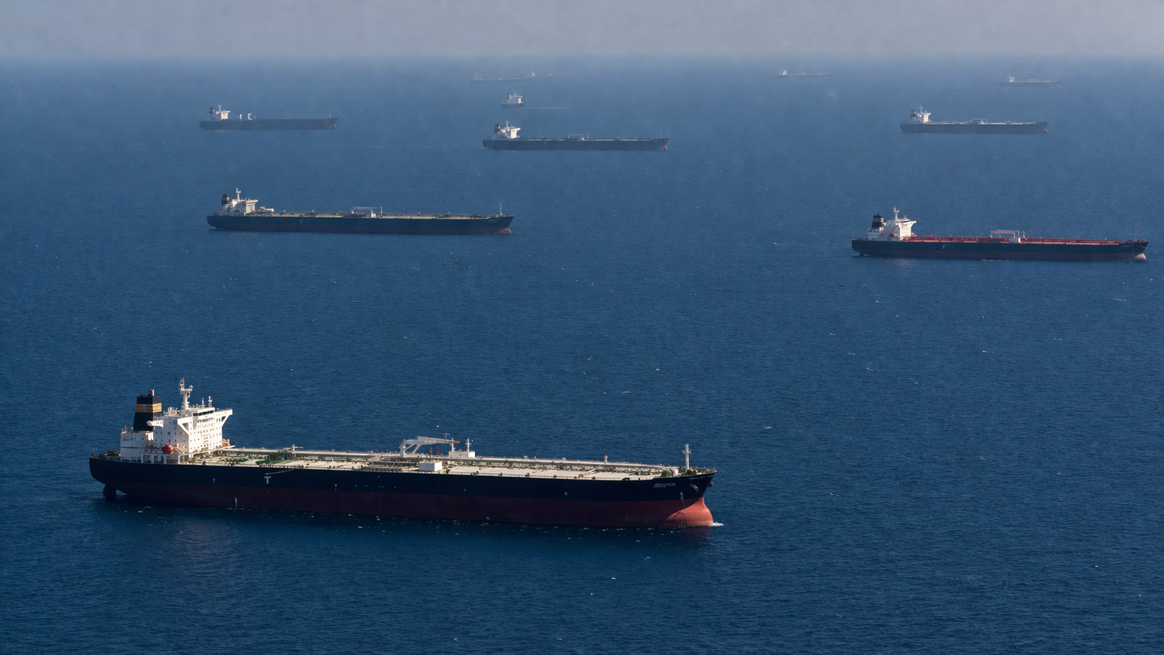 Bloqueo parcial de Irán en el estrecho de Ormuz amenaza suministro global