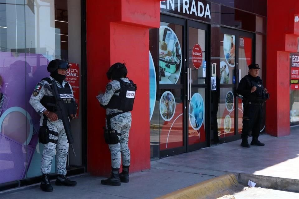 Caen 23 locales por venta de productos pirata del Mundial en el Centro Histórico