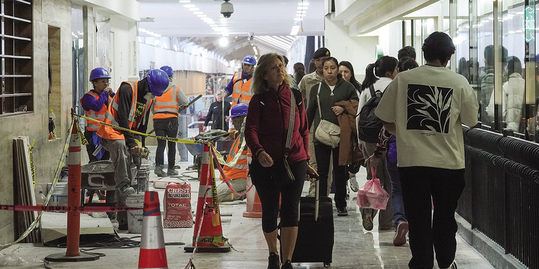 Terminal 1 del AICM presenta filtraciones en plena remodelación para el Mundial 2026