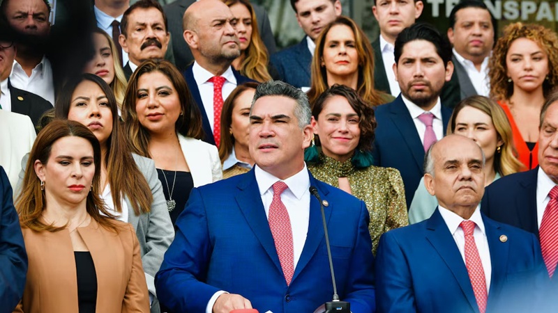 Alito Moreno arremete contra De la Fuente tras salida